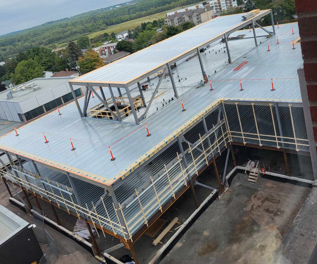 Chantier de construction d'une unité de soins coronariens